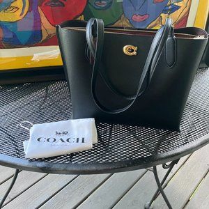 COACH Willow Tote UPC: 0195031122620